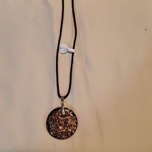 Glass pendant necklace